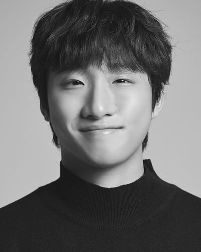 홍사빈