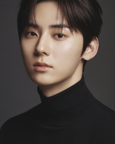민현