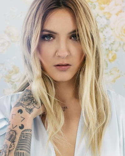 Julia Michaels