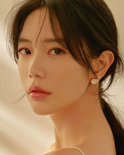 Clara Lee Sung-min