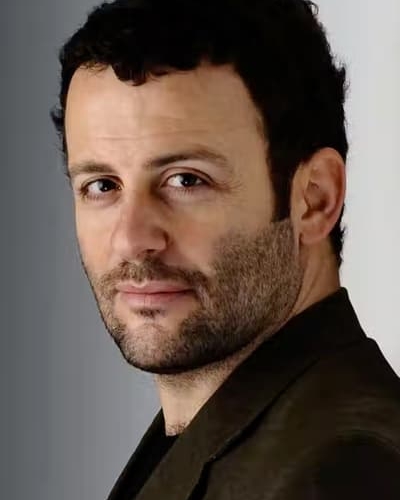 Erdil Yaşaroğlu