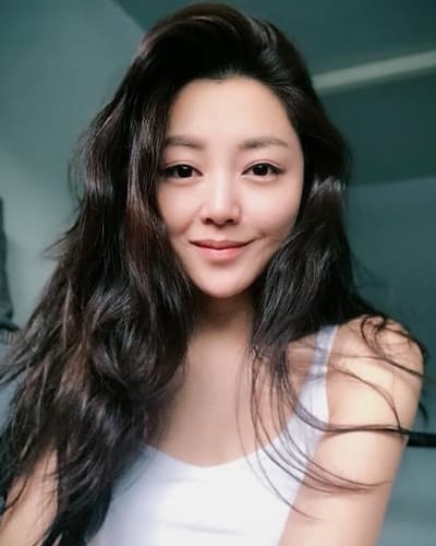 卫诗雅