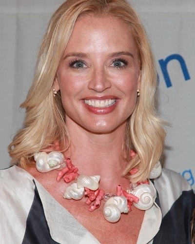 Laurie Dhue