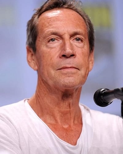 Jonathan Hyde