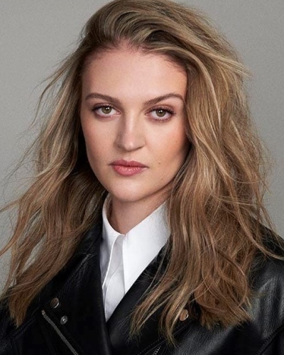 Lara Peake