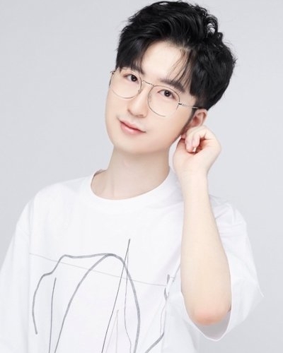 李昕