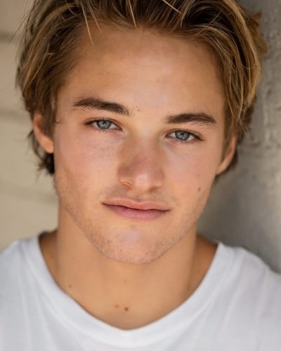 Mitchell Hoog
