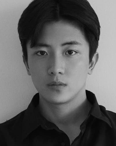 김신비