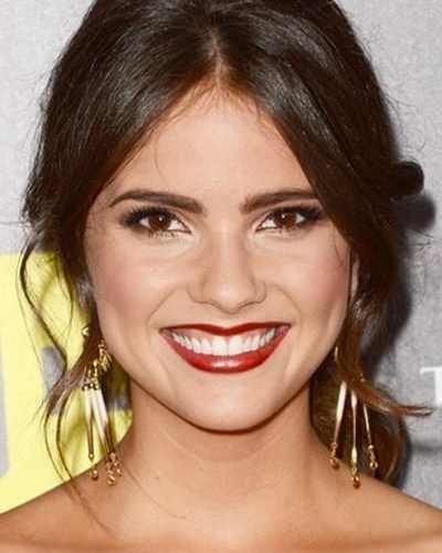 Shelley Hennig