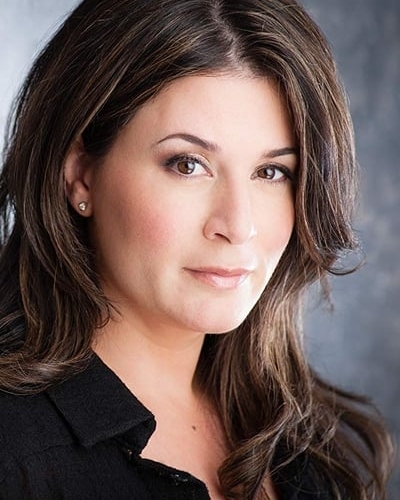 Nicole Oliver