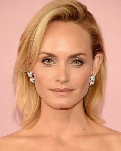 Amber Valletta