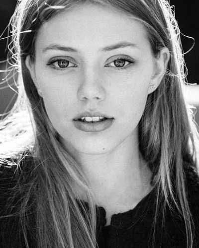 Grace Van Dien
