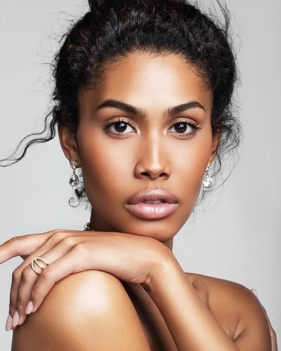 Leyna Bloom