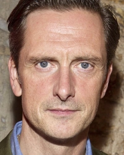 Nicholas Gleaves